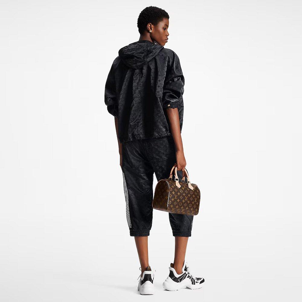 Louis Vuitton シャイニー モノグラム ショート パーカ  1AFHNF