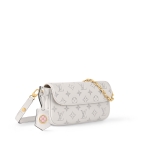 Louis Vuitton ショルダーバッグ ウォレット オン チェーン・アイビー  M11299