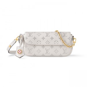 Louis Vuitton ショルダーバッグ ウォレット オン チェーン・アイビー  M11299
