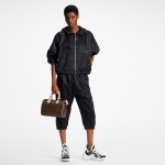 Louis Vuitton シャイニー モノグラム ショート パーカ  1AFHNF