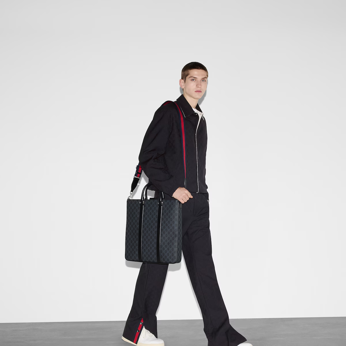GUCCI GG ミディアム トートバッグ 794918 FADJA 1042