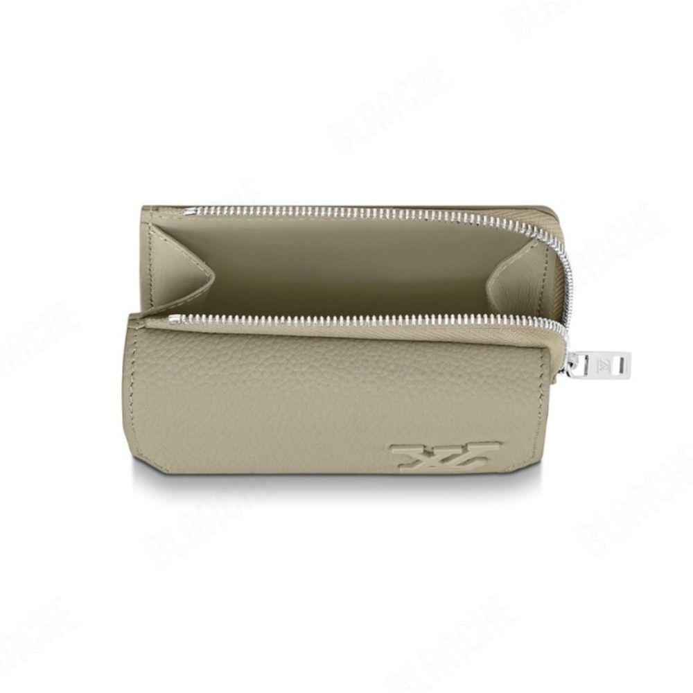 Louis Vuitton ポルトフォイユ・パイロット ウォレット M81740 M82410