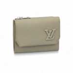 Louis Vuitton ポルトフォイユ・パイロット ウォレット M81740 M82410