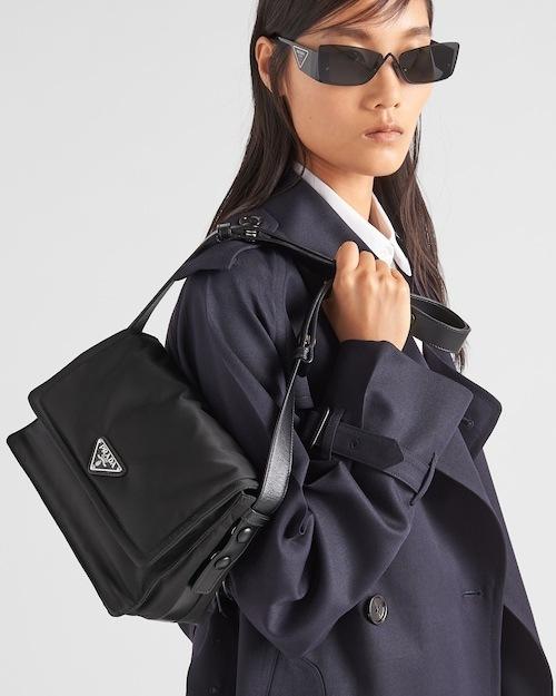 プラダ スモール パデッド Re-Nylon ショルダーバッグ 1BD313_RDLN_F0002_V_OOO