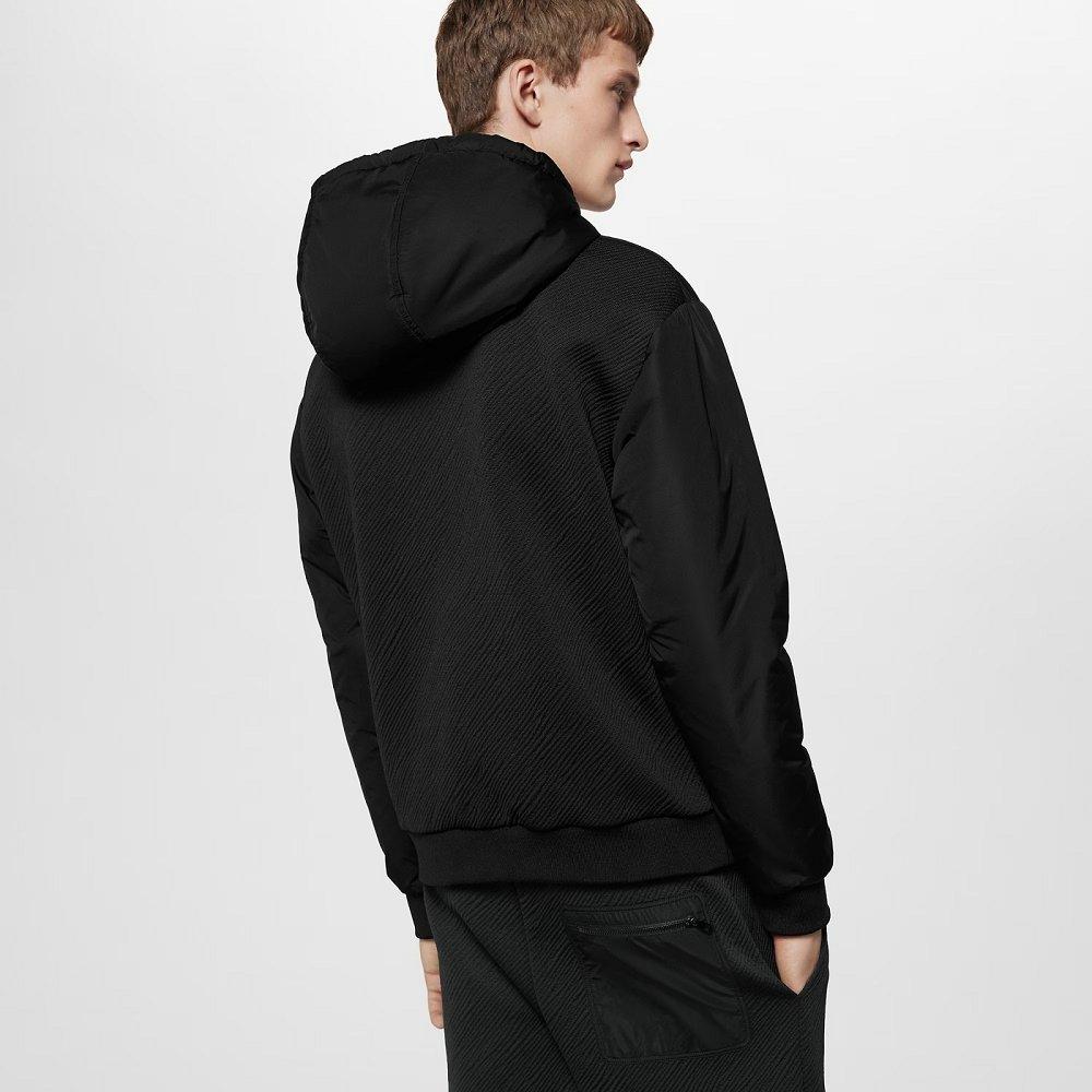 LOUIS VUITTON フード付 ジャケット パーカー シンプル 黒 ロゴ 1AFAYL