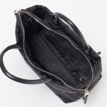 プラダ スモール パデッド Re-Nylon トートバッグ ブラック 1BG436_RDJN_F0002_V_OOO