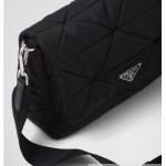 プラダ パデッド キルティングRe-Nylon ショルダーバッグ ブラック 1BD290_RDJN_F0002_V_B9O
