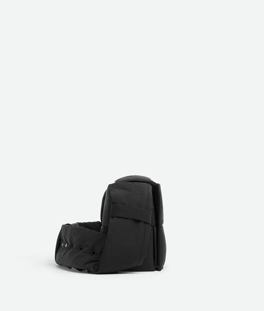 ボッテガ・ヴェネタ スモール パデッド テック カセット ショルダーバッグ 755182VBO81