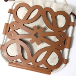 ロエベ ANAGRAM CUTOUT CROSSBODY BAG クロスボディバック ショルダーバッグ ポシェット B922Q09X01 3892