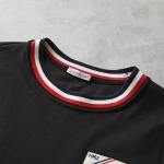 モンクレール Tシャツ   メンズ 長袖 クルーネック カットソー ロンT コットン ロゴ アイコンパッチ 8D00019 8390T 999