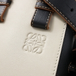 ロエベ HAMMOCK DW SMALL BAG ハンモックバッグ ハンドバッグ レザー アナグラム レディース A538Z95X09 3953