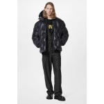 LOUIS VUITTON フード モノグラムレザー ダウンジャケット 1AATKJ