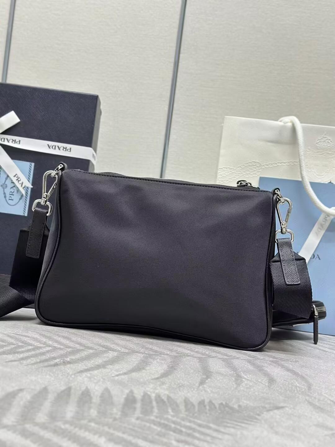 プラダ Re Nylon xサフィアーノレザー ショルダーバッグ ショルダーバッグ 2VH113