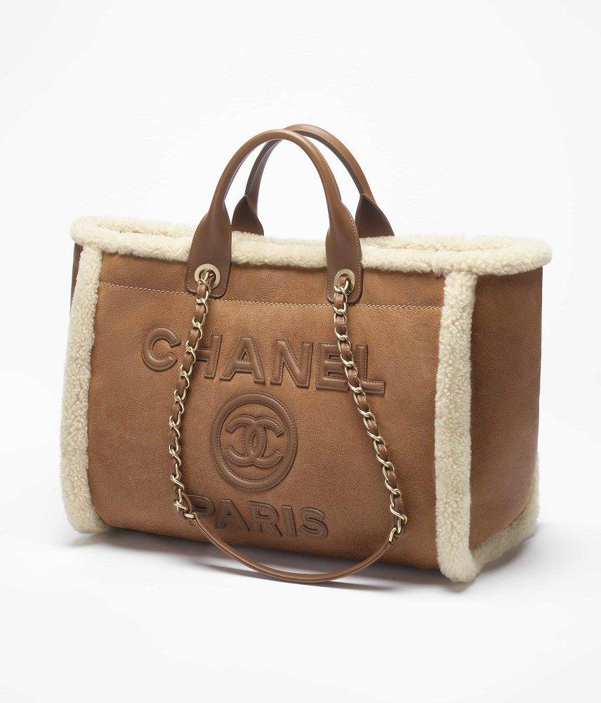 CHANEL  ラージトートバッグドーヴィル A66941 B18301 NZZF9