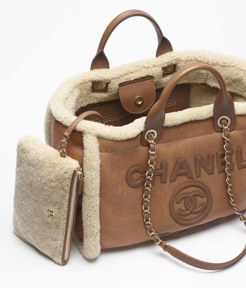 CHANEL  ラージトートバッグドーヴィル A66941 B18301 NZZF9