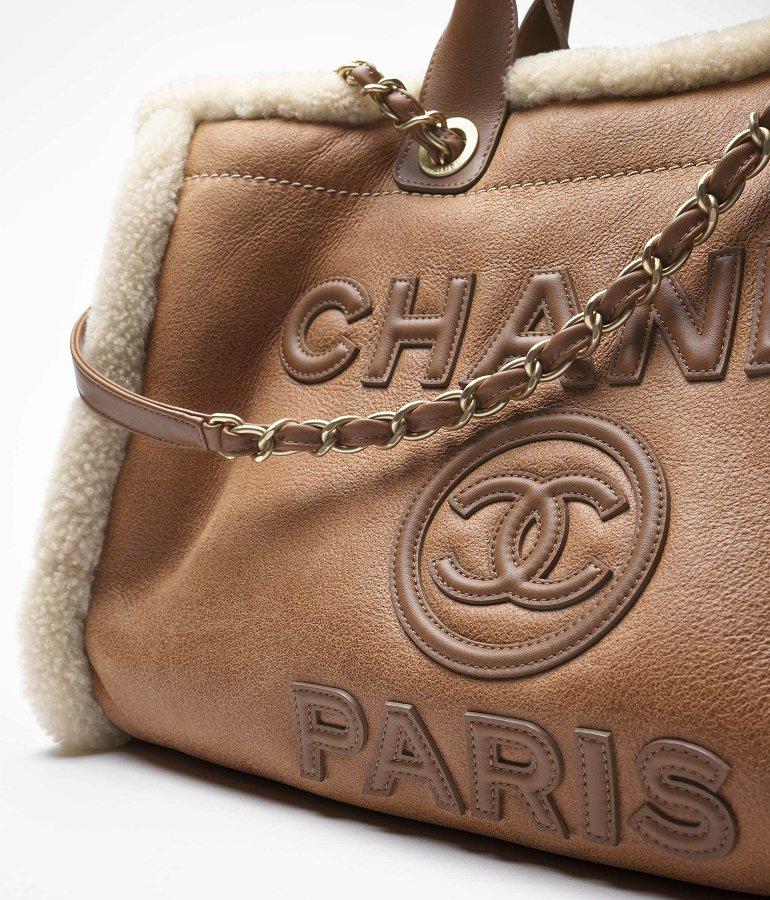 CHANEL  ラージトートバッグドーヴィル A66941 B18301 NZZF9