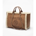 CHANEL  ラージトートバッグドーヴィル A66941 B18301 NZZF9