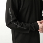 モンクレール マットブラック 長袖Tシャツ メンズ ロンT コットン ロゴ 立体ロゴ クルーネック 8D00004 8390T 999