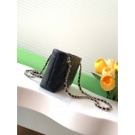シャネル チェーンクラッチ ハンドバッグ AP4423 B10583 94305