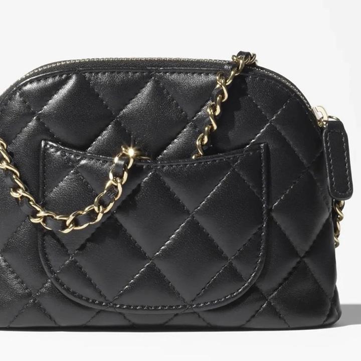 CHANEL チェーンクラッチ ショルダーバッグ AP4000 Y04059 C3906