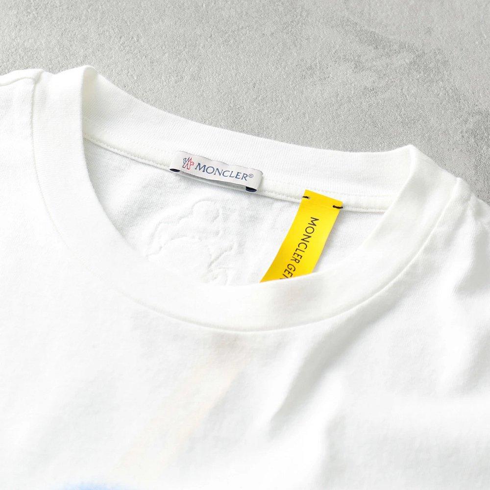 モンクレール コラボ Tシャツ メンズ スプレー ロゴ クルーネック コットン 8C00005 829JS