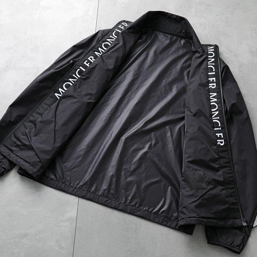 モンクレール ナイロンジャケット メンズ レインジャケット 撥水 防水 マット ブラックラバーロゴ 1A00097 68352 999