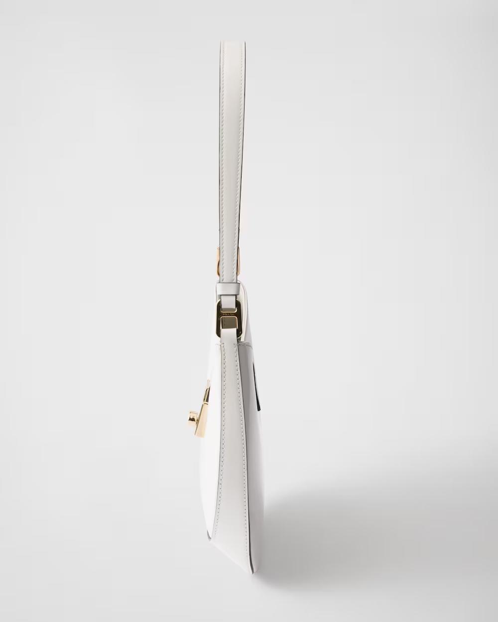 プラダ クレオ クラスプ付 ブラッシュドレザー ショルダーバッグ 1BC169_ZO6