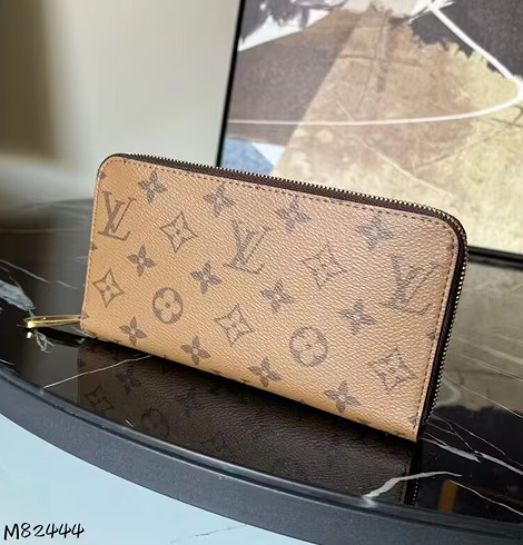 ルイヴィトン モノグラム リバース ジッピーウォレット ラウンドファスナー長財布 M82444