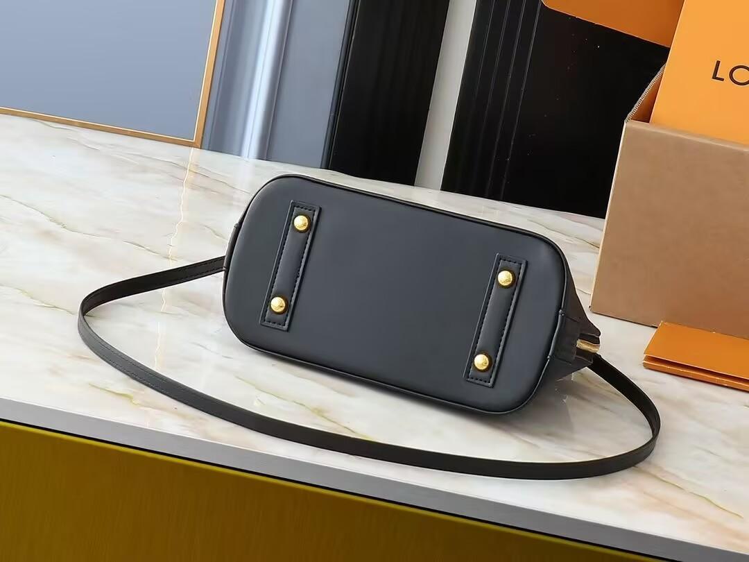 ルイヴィトンハンドバッグ エピ LV × TM アルマBB M13670