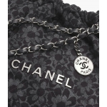 CHANEL 22 スモール シックなデニム カメリア柄 ハンドバッグ AS3260 B18133 94305