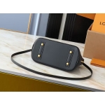 ルイヴィトンハンドバッグ エピ LV × TM アルマBB M13670