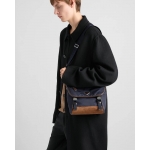 プラダ Re-Nylon xサフィアーノレザー ショルダーバッグ 2VD066