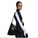 ルイヴィトン キーチェーン / アイコニック モノグラム LV x TM M02466