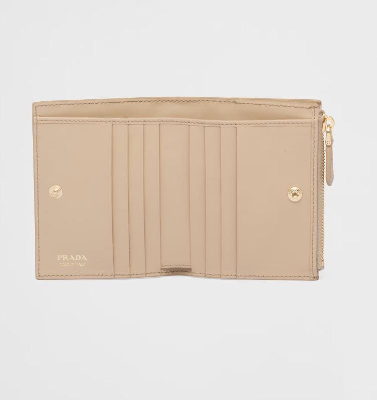 PRADA ソフトカーフ トライアングル Wallet 1ML050_2CLU
