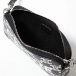 セリーヌショルダーバッグ HORIZONTAL POUCH ホリゾンタル ポーチ レディース メンズ 10L272FSQ.38AW
