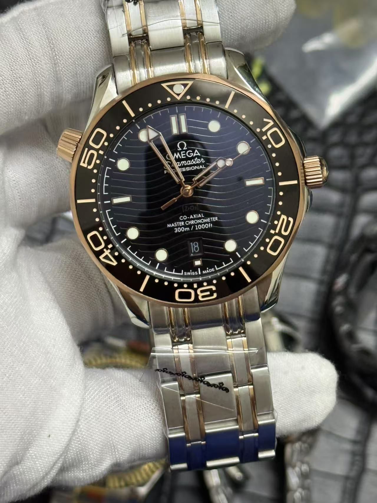オメガ シーマスター ダイバー 300M コーアクシャル マスター クロノメーター 42MM 210.22.42.20.01.002