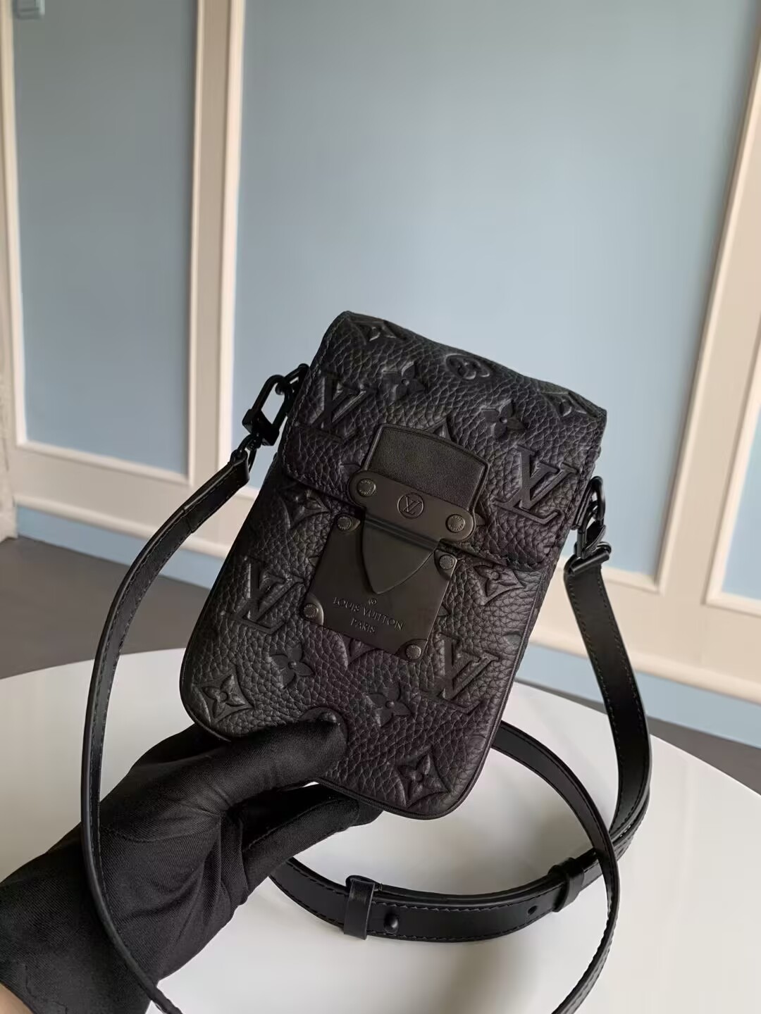 Louis Vuitton Sロック・ウェアラブル ウォレット M81524