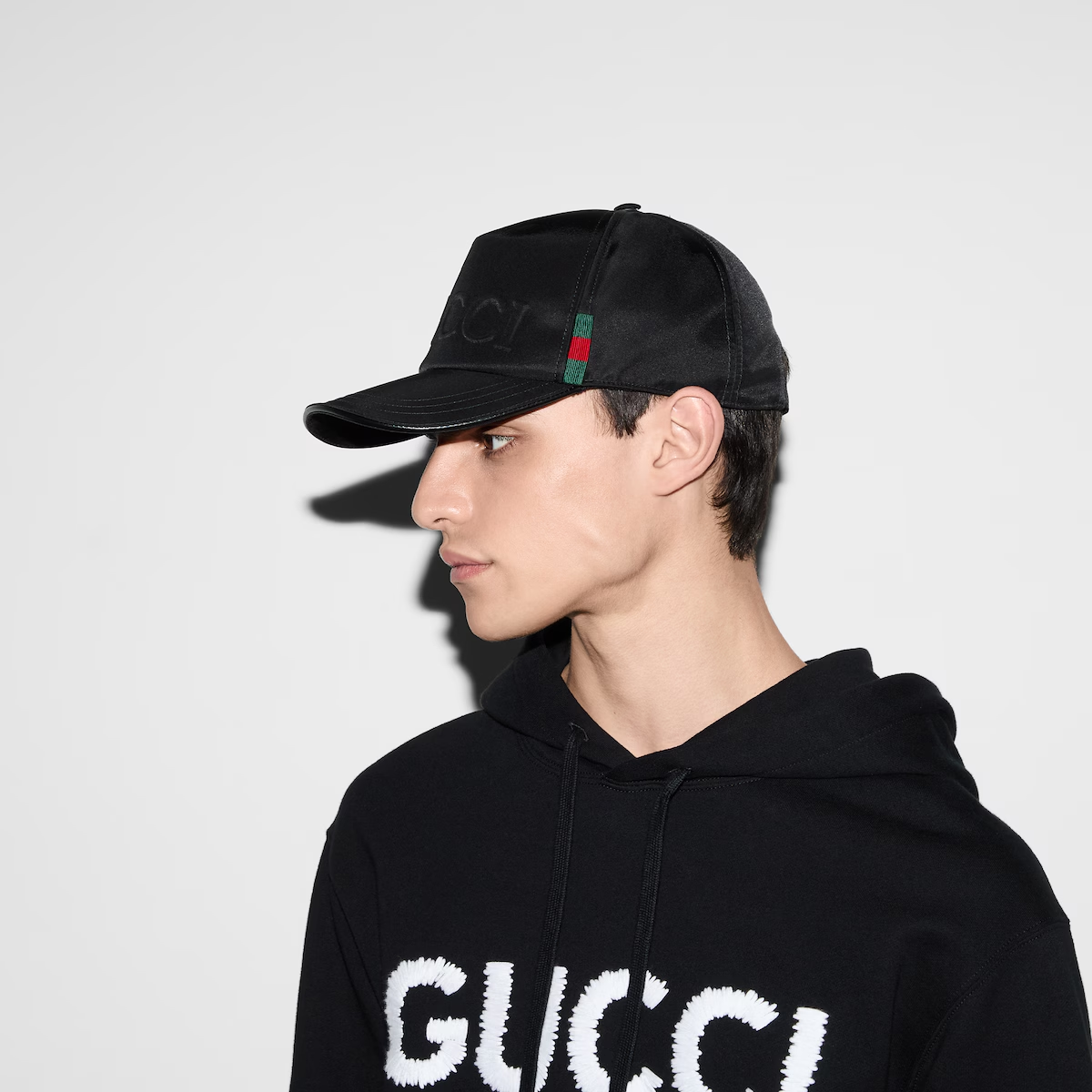 GUCCI ロゴ付き ナイロン ベースボールキャップ ‎813461 4HBD2 1060