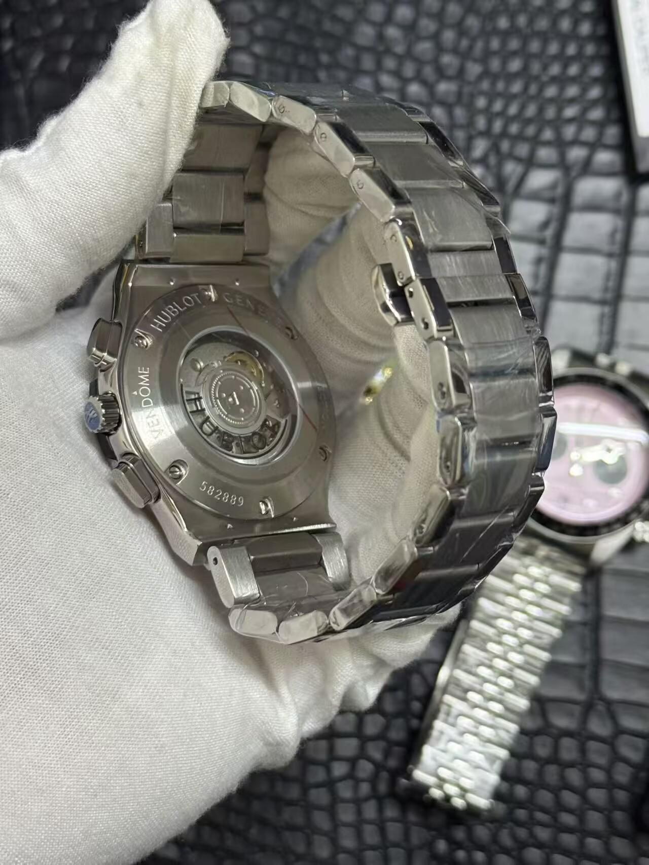 HUBLOT ウブロ クラシック フュージョン クロノグラフ チタニウム 520.NX.1170.NX