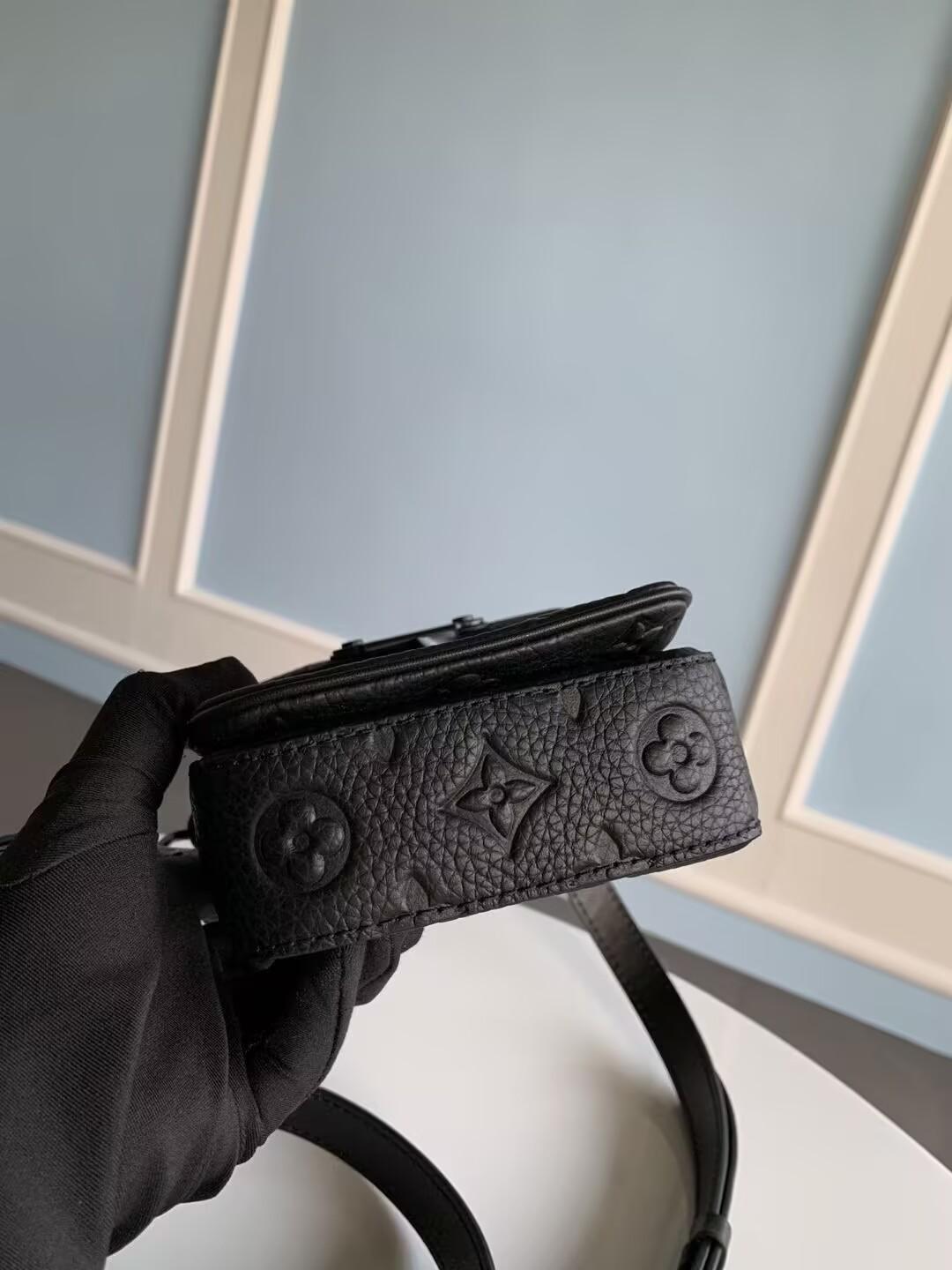 Louis Vuitton Sロック・ウェアラブル ウォレット M81524