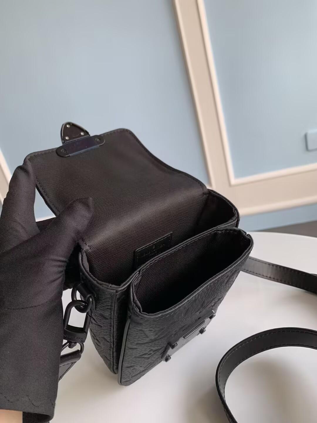 Louis Vuitton Sロック・ウェアラブル ウォレット M81524