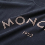 モンクレール カットソー メンズ クルーネック コットン 長袖Tシャツ ロンT ロゴパッチ 8D00018 89AQX