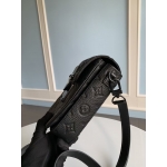 Louis Vuitton Sロック・ウェアラブル ウォレット M81524