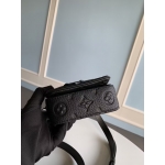 Louis Vuitton Sロック・ウェアラブル ウォレット M81524