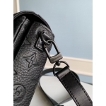 Louis Vuitton Sロック・ウェアラブル ウォレット M81524