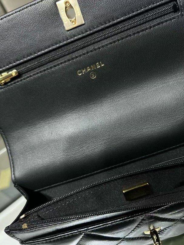 シャネル CCロゴ フラップ フォン ケース AP4167 B17675 94305
