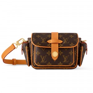 LOUIS VUITTON ヴィンテージ風 カーゴ ウェアラブル ウォレット M14742