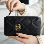 シャネル19  フォンケース 携帯・スマホアクセサリー D82391
