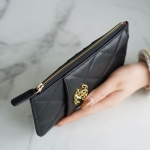 シャネル19  フォンケース 携帯・スマホアクセサリー D82391