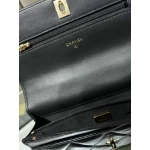 シャネル CCロゴ フラップ フォン ケース AP4167 B17675 94305